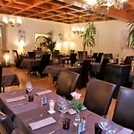 Logis L'ecu De France 3*