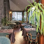 Logis L'ecu De France ホテル 3*