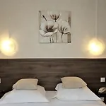 Logis L'ecu De France ホテル 3*