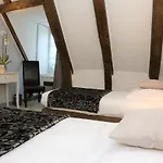 Logis L'ecu De France ホテル 3*