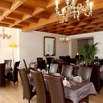 Logis L'ecu De France ホテル 3*