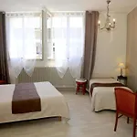 Logis L'ecu De France ホテル 3*