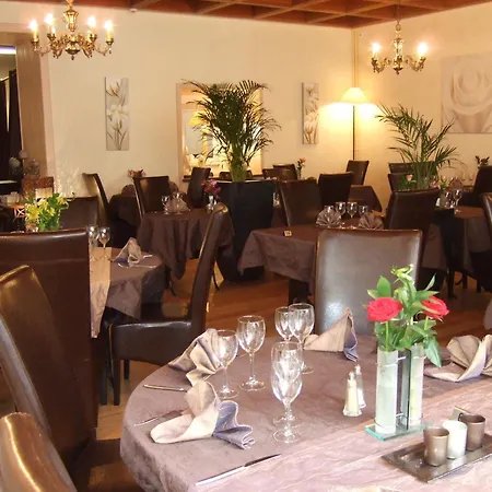 Hotel Logis L'ecu De France 3*