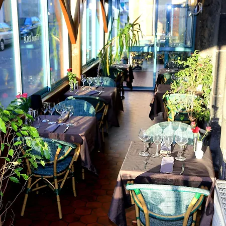 Logis L'ecu De France Hotel