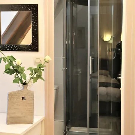Logis L'ecu De France 3*