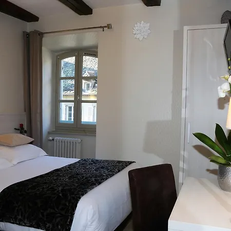 Hotel Logis L'ecu De France Mauriac (Cantal)