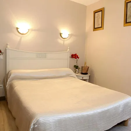 Logis L'ecu De France Mauriac (Cantal)