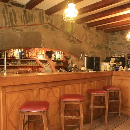 Hotel Logis L'ecu De France 3*