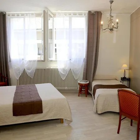 Logis L'ecu De France Szálloda 3*