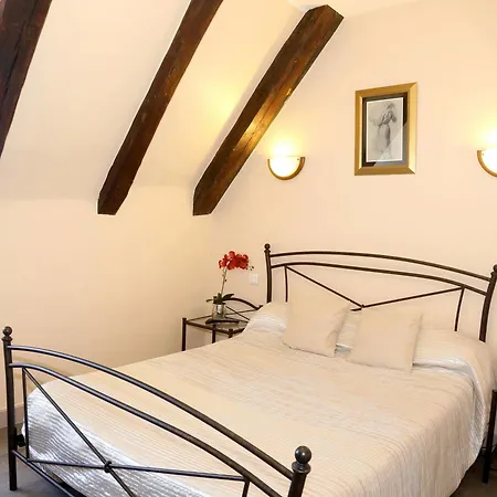 Logis L'ecu De France